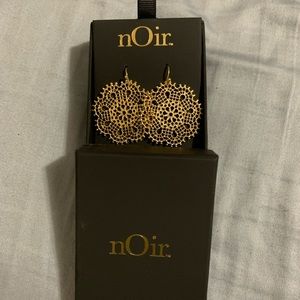 Noir earrings